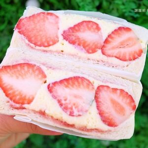 草莓卡士達三明治(期間限定)
